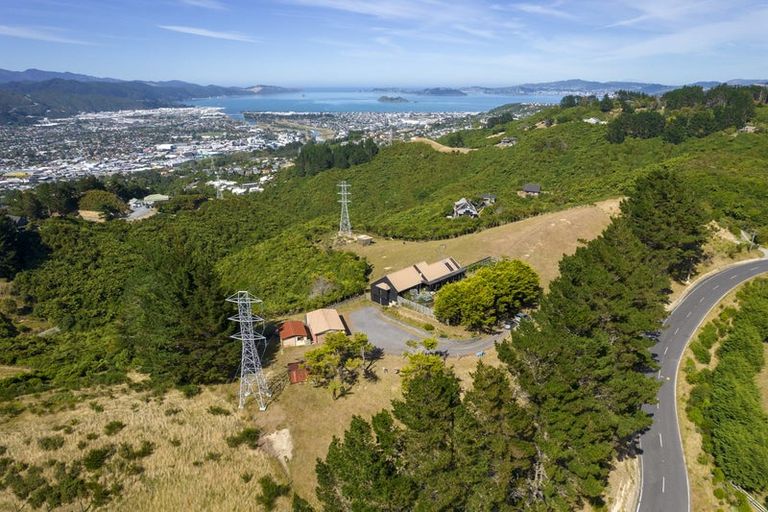 Photo of property in 95 Sweetacres Drive, Belmont, Lower Hutt, 5010