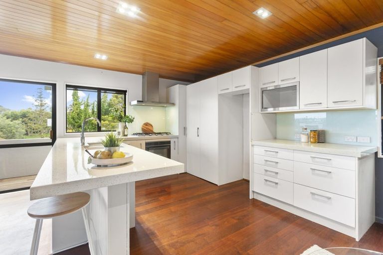 Photo of property in 92b Sandspit Road, Shelly Park, Auckland, 2014