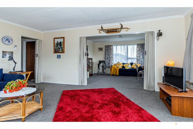 Photo of property in 5-5a Rugby Street, Waimate, 7924