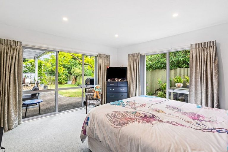 Photo of property in 2 Tainui Street, Raumati Beach, Paraparaumu, 5032