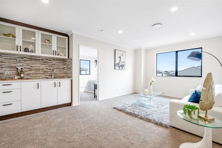 Photo of property in 51 Hikuawa Road, Flat Bush, Auckland, 2019