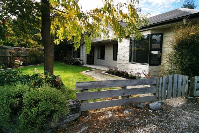 Photo of property in 10 Innes Place, Arrowtown, 9302