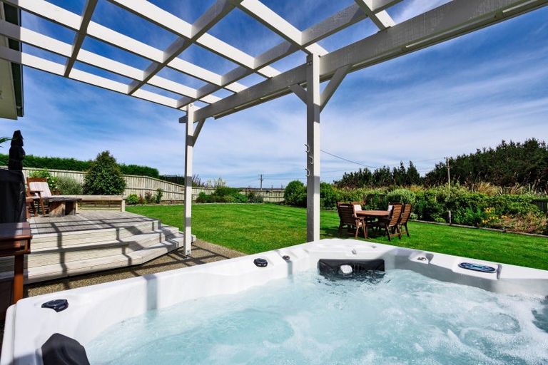 Photo of property in 2 Neva Street, Fortrose, Invercargill, 9875