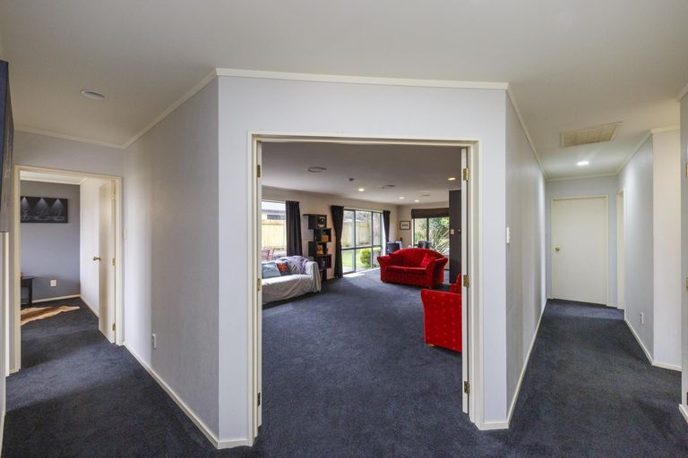 Photo of property in 3 Logan Way, Kelvin Grove, Palmerston North, 4414