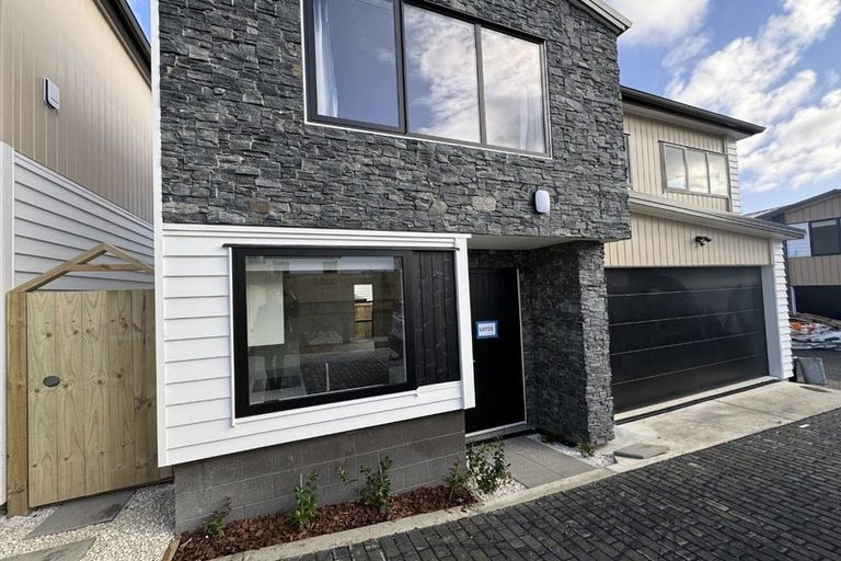 Photo of property in 16 Elegant Lane, Ranui, Auckland, 0612