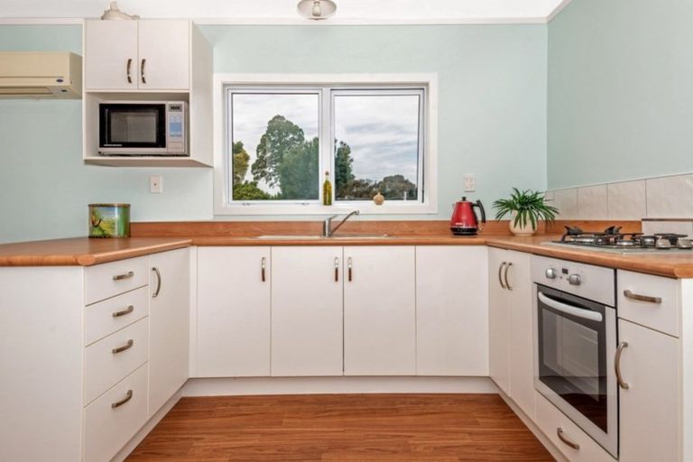 Photo of property in 8 Toru Street, Makaraka, Gisborne, 4010
