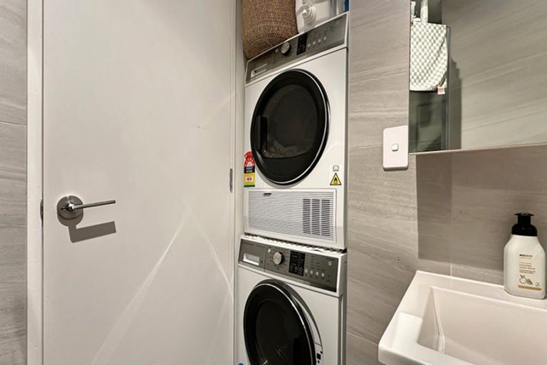 Photo of property in 801/1 Buscomb Avenue, Henderson, Auckland, 0610