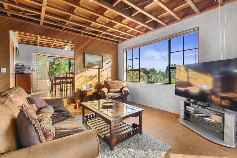Photo of property in 18 Valley Road, Northcote, Auckland, 0626