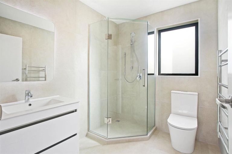 Photo of property in 21d Andrew Road, Howick, Auckland, 2010