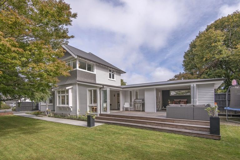 Photo of property in 49 Paparoa Street, Papanui, Christchurch, 8053