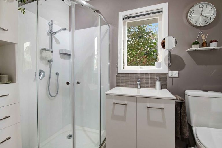 Photo of property in 27a Makiri Street, Helensville, 0800