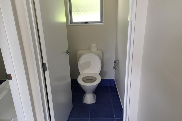 Photo of property in 5a Waiwera Place, Merrilands, New Plymouth, 4312