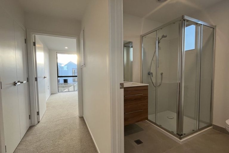 Photo of property in 12/39 Pakuranga Road, Pakuranga, Auckland, 2010