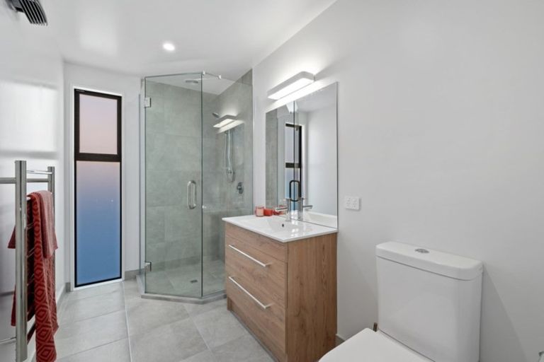 Photo of property in 5 Merivale Avenue, Wanaka, 9305