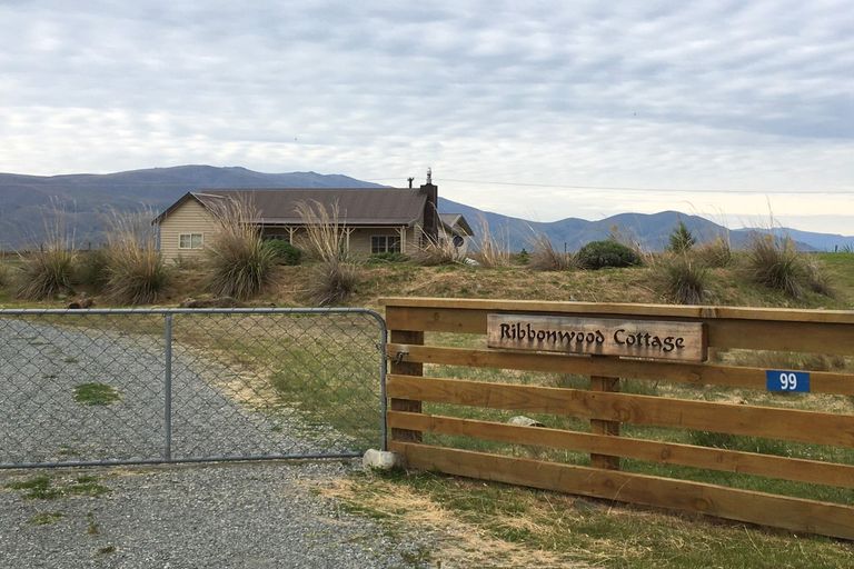 Photo of property in 99 Boundary Terrace, Twizel, 7999
