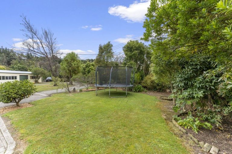 Photo of property in 393 Aokautere Drive, Aokautere, Palmerston North, 4471