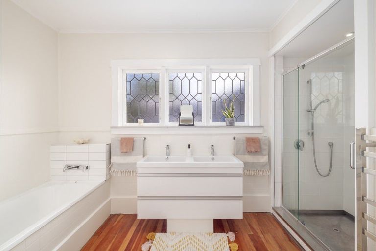 Photo of property in 110 Glandovey Road, Strowan, Christchurch, 8052