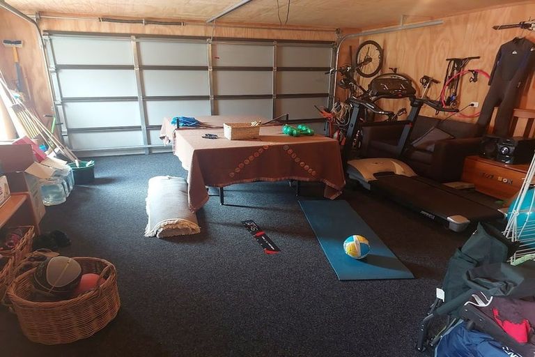 Photo of property in 26 Simpson Crescent, Raumati Beach, Paraparaumu, 5032