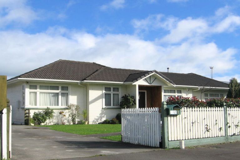 Photo of property in 8 Roy Street, Palmerston North, 4410
