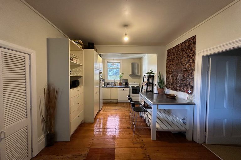 Photo of property in 13 Tinakori Road, Thorndon, Wellington, 6011