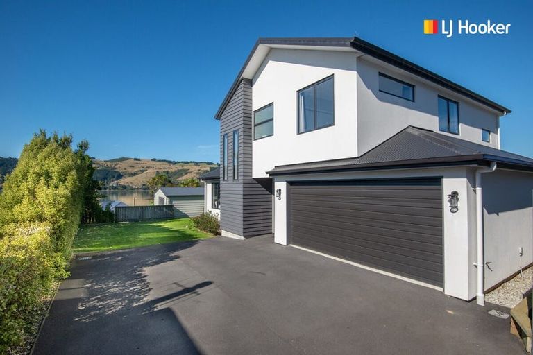 Photo of property in 7a Athol Place, Ravensbourne, Dunedin, 9022
