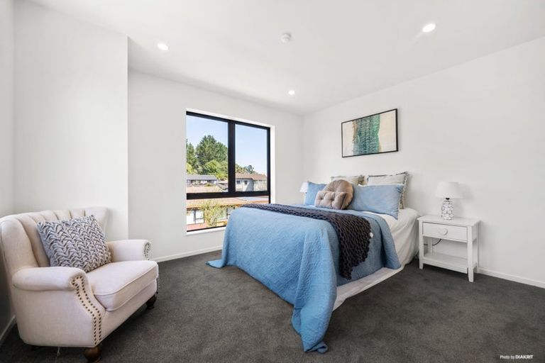 Photo of property in 11a Mimosa Place, Half Moon Bay, Auckland, 2012