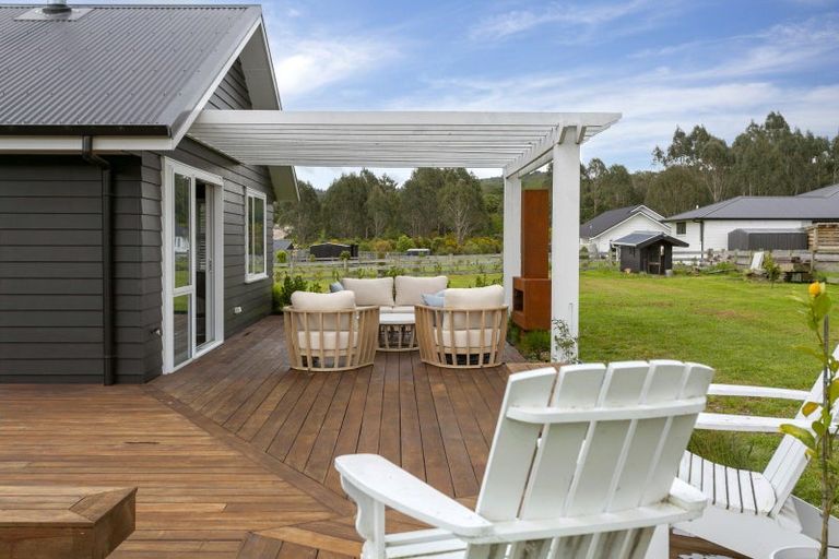 Photo of property in 6 Kahikatea Drive, Kinloch, Taupo, 3377