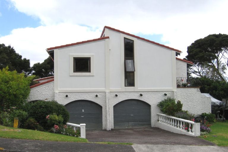 Photo of property in 11 Pluto Place, Beach Haven, Auckland, 0626