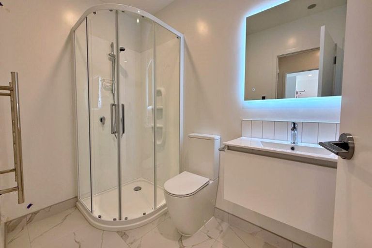 Photo of property in 5/3 Kawau Close, Orewa, 0931