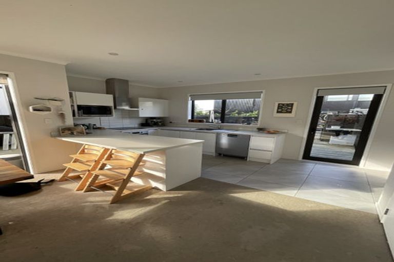 Photo of property in 7 Piko Lane, Hobsonville, Auckland, 0616