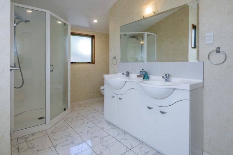 Photo of property in 37 Manuka Street, Otaki Beach, Otaki, 5512