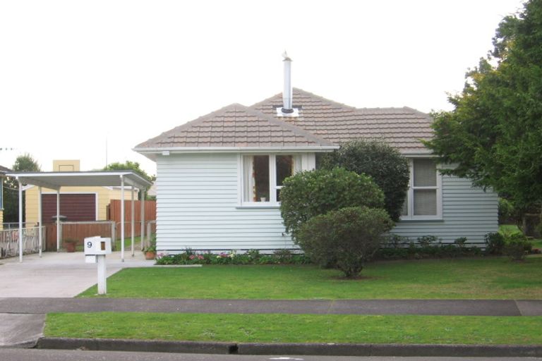 Photo of property in 9 Tilbury Avenue, Hokowhitu, Palmerston North, 4410