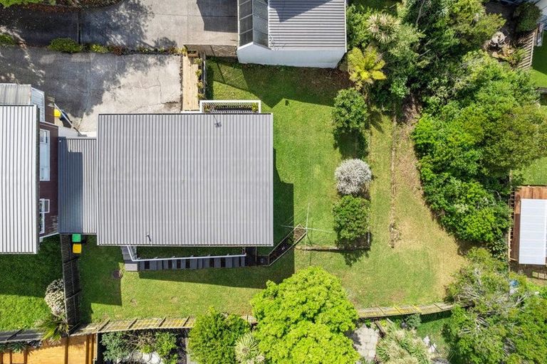 Photo of property in 2/51a Target Road, Totara Vale, Auckland, 0629