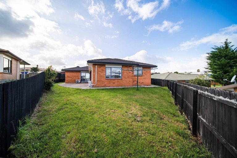 Photo of property in 4 Eloise Place, Clendon Park, Auckland, 2103