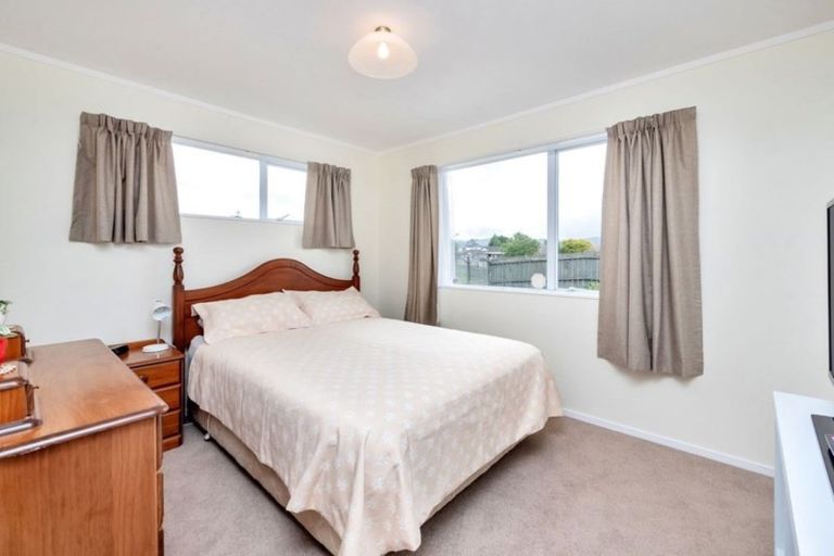 Photo of property in 6 Elisa Lane, Ranui, Auckland, 0612