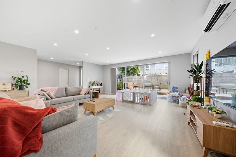 Photo of property in 32b Tirimoana Road, Te Atatu South, Auckland, 0602