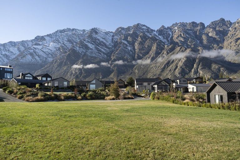 Photo of property in 4 Hackett Road, Jacks Point, Queenstown, 9371