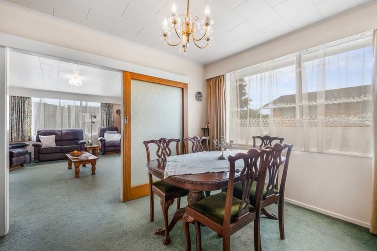 Photo of property in 28 Brightwater Crescent, Totara Park, Upper Hutt, 5018