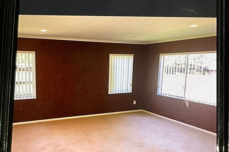 Photo of property in 10 Franshell Crescent, East Tamaki, Auckland, 2013