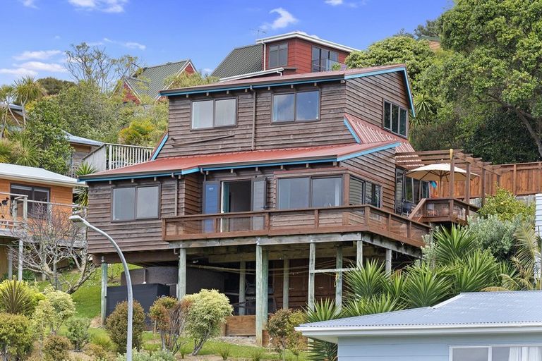 Photo of property in 25 Tapeka Road, Russell, 0202