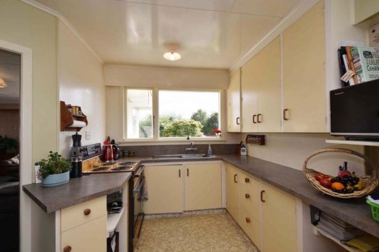 Photo of property in 38 Kirkoswald Street, Wallacetown, 9816