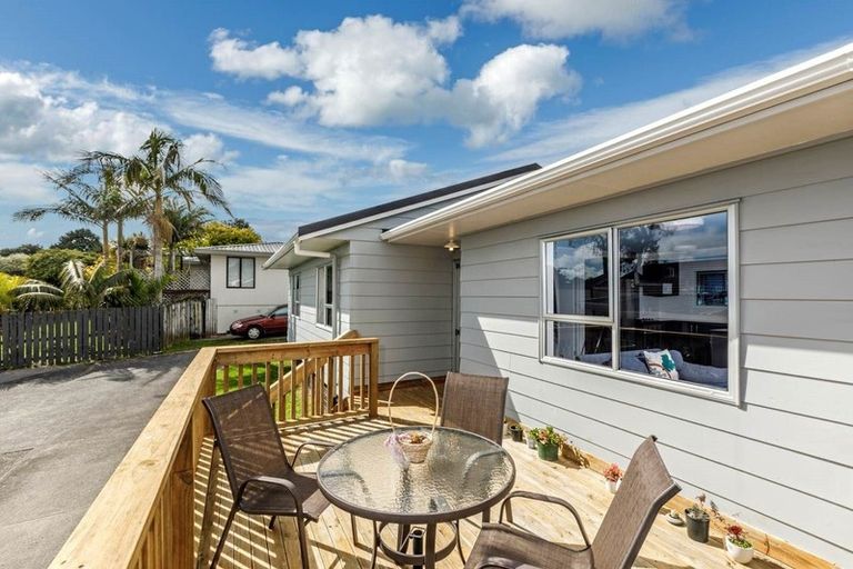 Photo of property in 1/24 Caribbean Drive, Unsworth Heights, Auckland, 0632