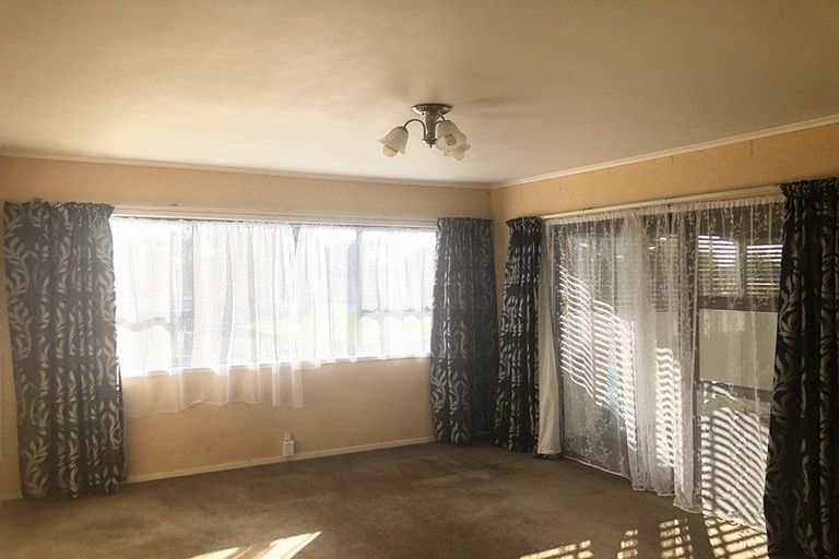 Photo of property in 2 Fairdale Avenue, Red Hill, Papakura, 2110