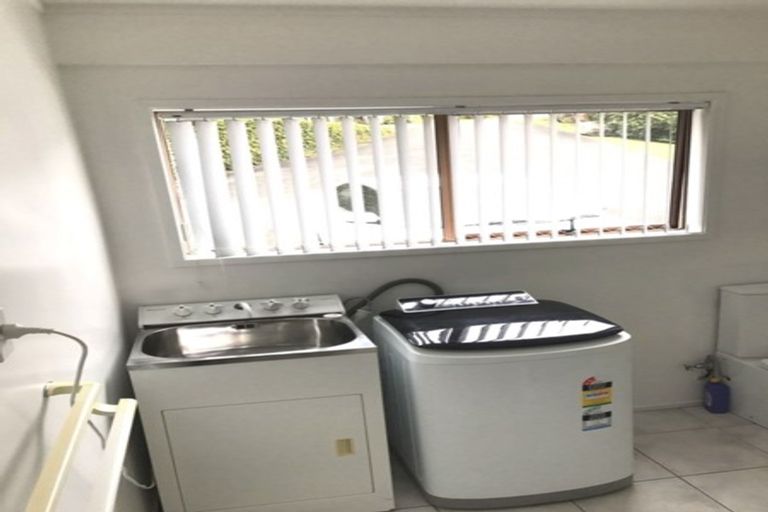 Photo of property in 1/17 Portobello Place, Torbay, Auckland, 0630