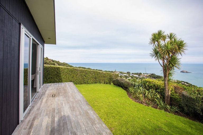 Photo of property in 411 Oaia Road, Muriwai, 0881