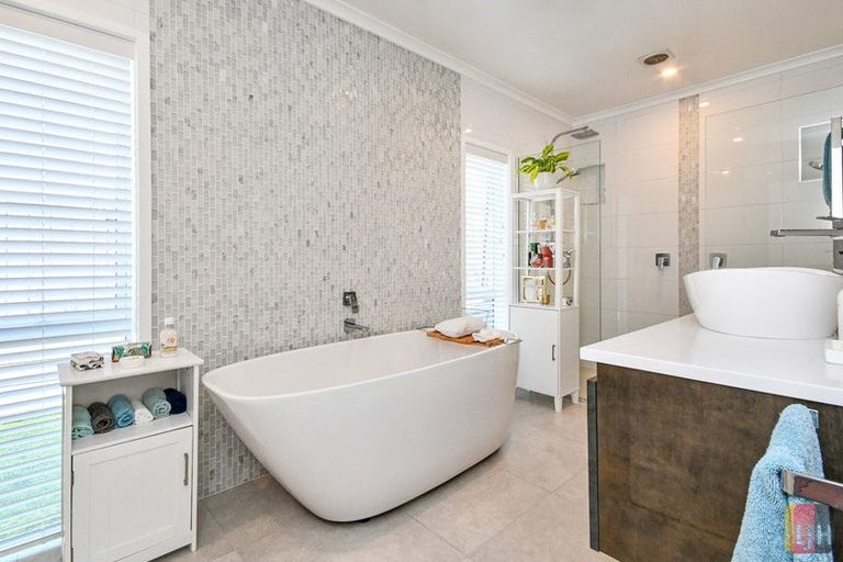 Photo of property in 3 Lees Cove, Karaka, Papakura, 2113