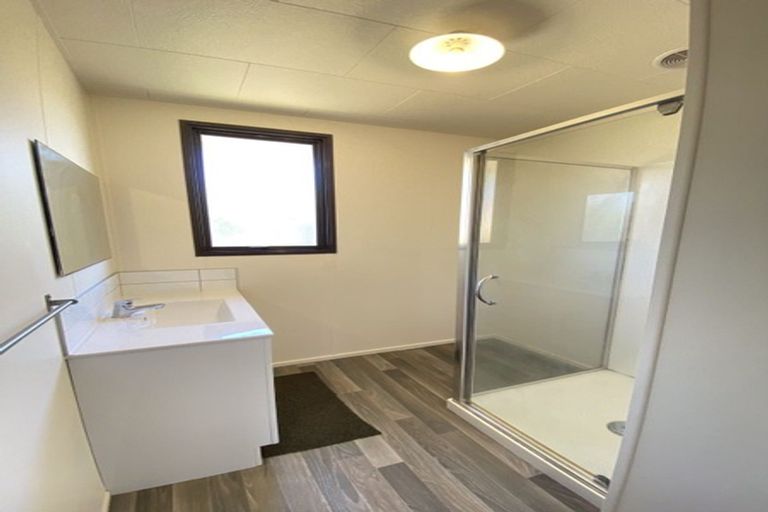 Photo of property in 2/452 Swanson Road, Ranui, Auckland, 0612