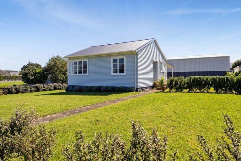 Photo of property in 57 Domett Street, Opunake, 4616