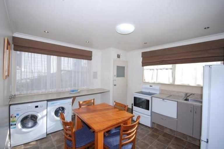 Photo of property in 77 Manor Place, Dunedin Central, Dunedin, 9016