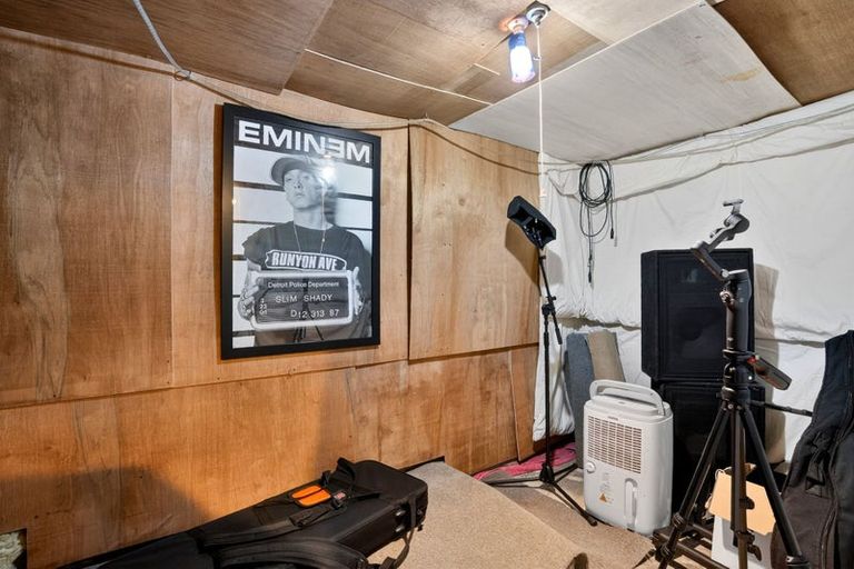 Photo of property in 1/50 Masterton Road, Rothesay Bay, Auckland, 0630